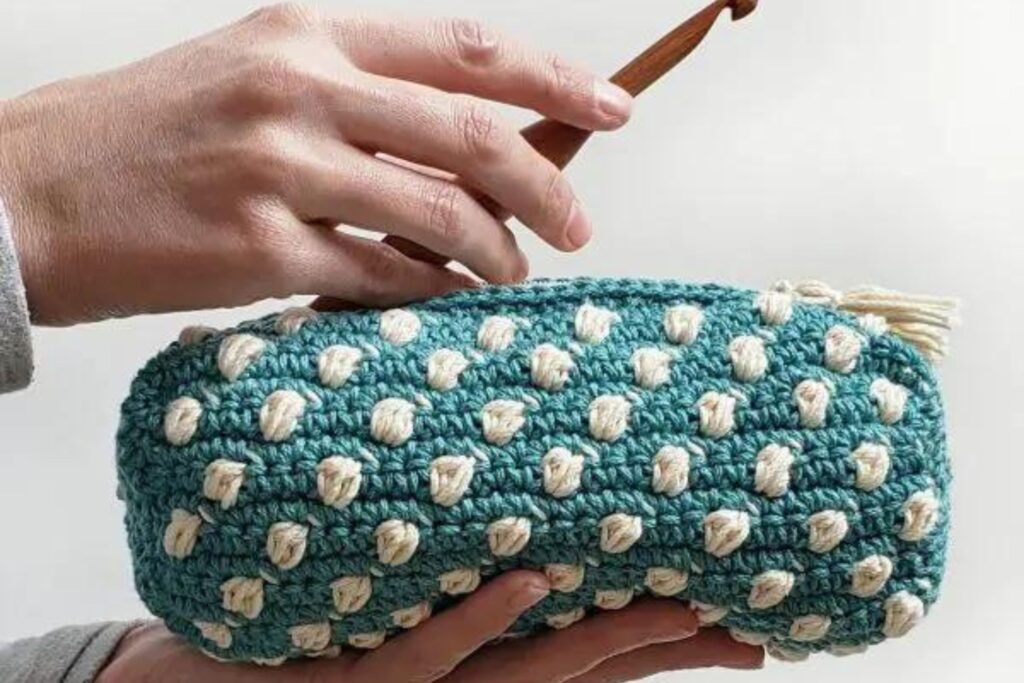 estuche a crochet